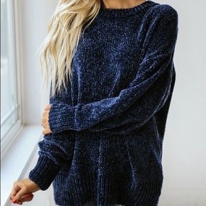 Zara • Chenille navy blue crew sweater small